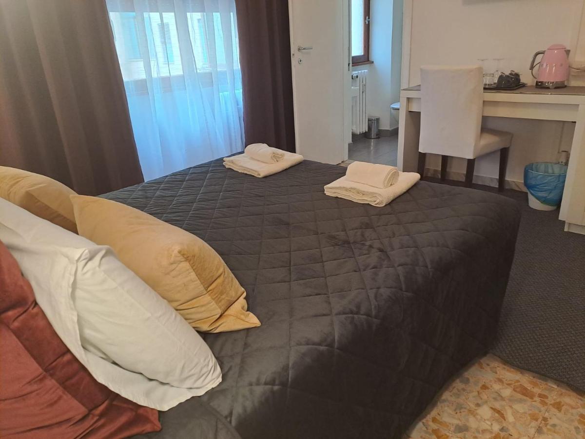 In Roma Life Hotell Exteriör bild