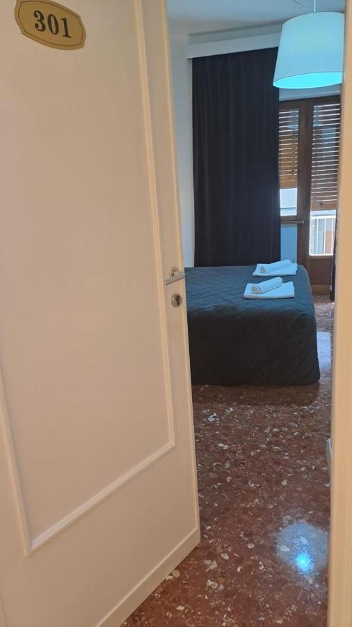 In Roma Life Hotell Exteriör bild